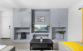 Pet Friendly Large Studio With Free Wi-Fi In Great Location!